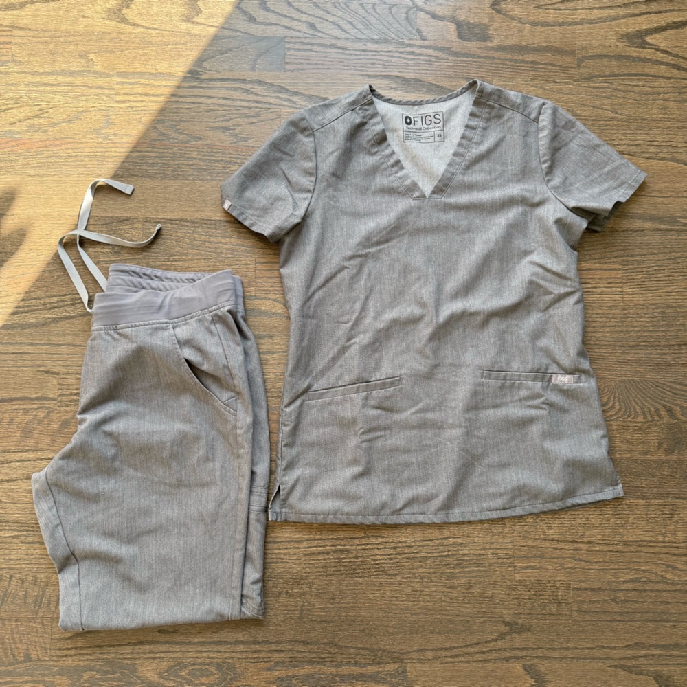 Figs Gray Scrub Set